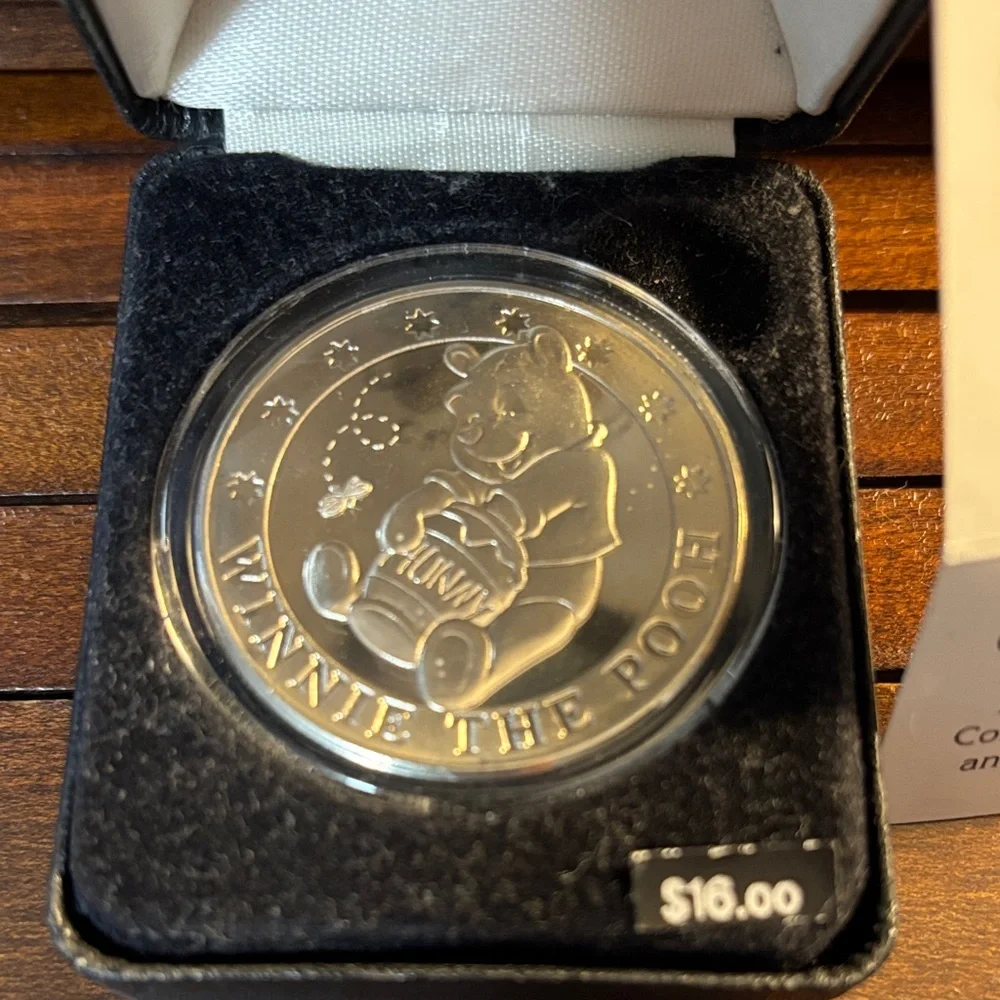 Disney Silver Collector Coin with Winnie the Pooh - Picture 2 of 4